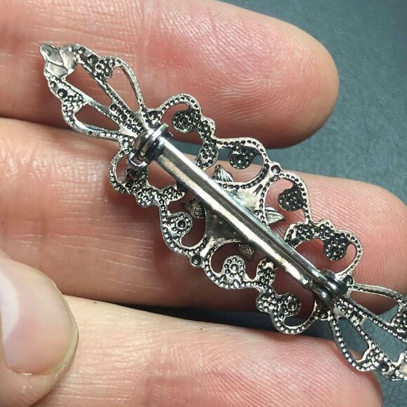 3551 Vintage silvertone faux marcasite Filligree scroll brooch pin - Picture 2 of 2